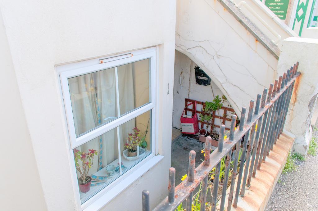 1 Bedroom Flat to Rent in Seaford, BN25 1EN