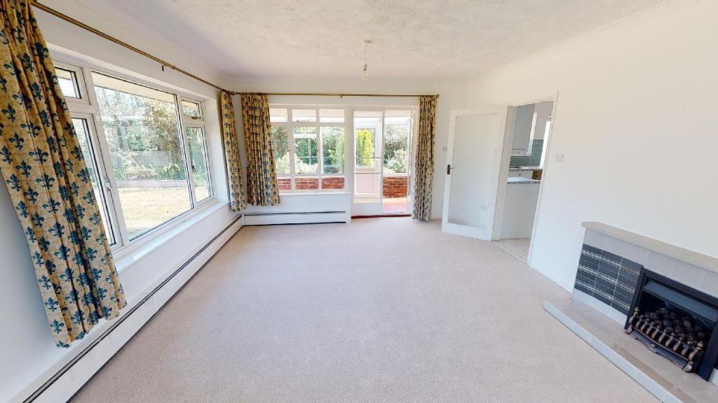 2 Bedroom Bungalow to Rent in Seaford, BN25 2LN