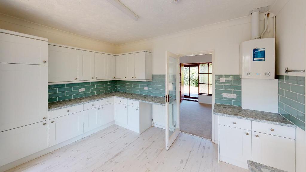 2 Bedroom Bungalow to Rent in Seaford, BN25 2LN