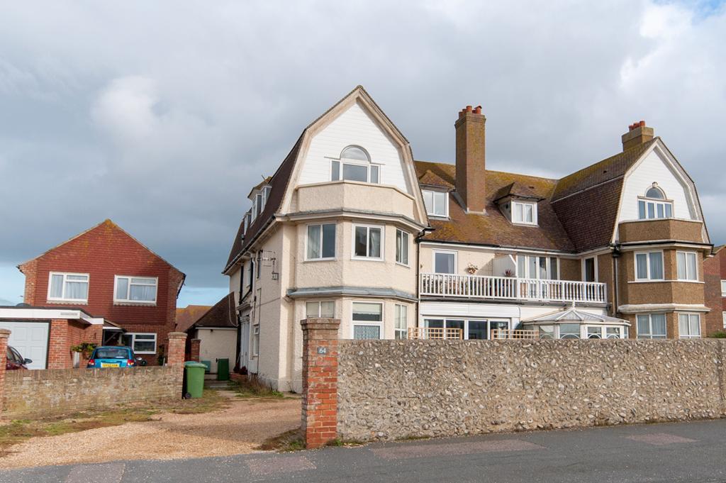 2 Bedroom Flat for Sale in Seaford Newberry Tully