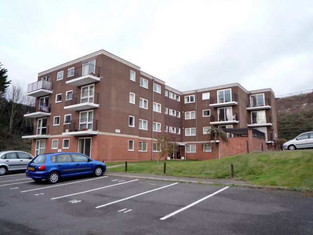 2 Bed Upper Floor Flat Property to Rent in Seaford, BN25 2NF by Newberry Tully