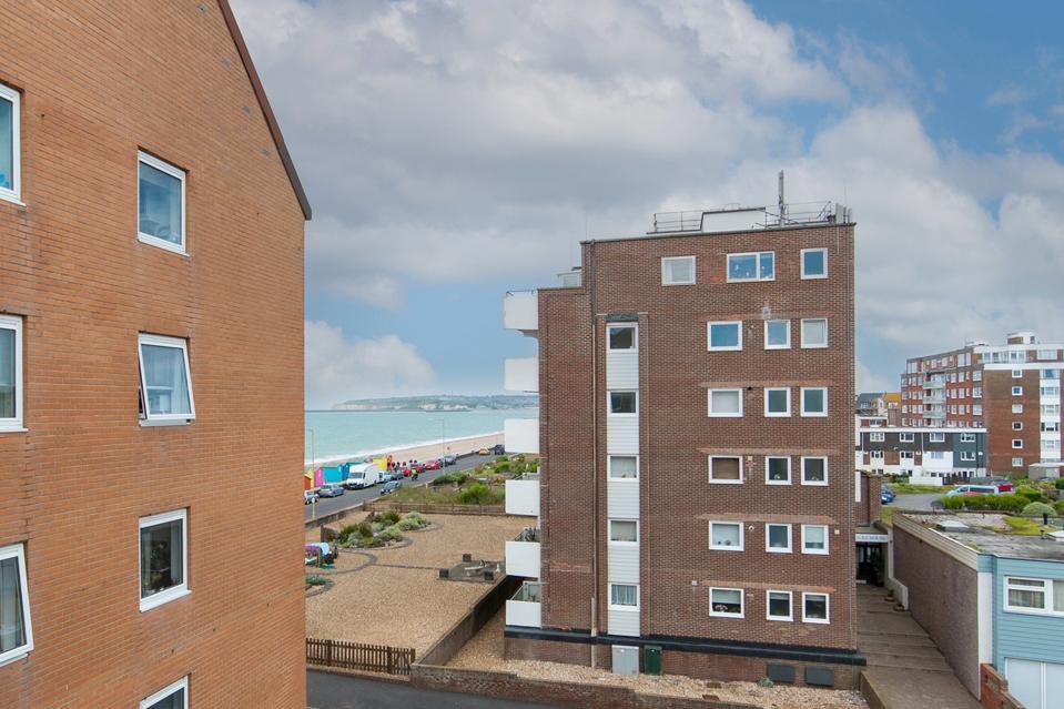 2 Bedroom Retirement flat for Sale in Seaford Newberry Tully
