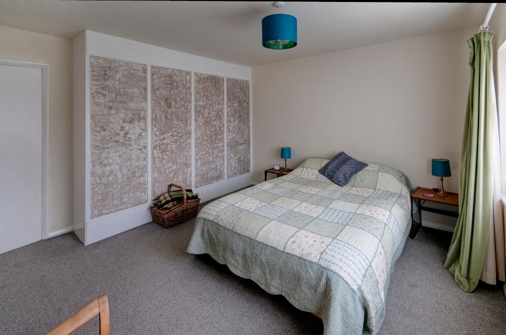 2 Bedroom Flat for Sale in Seaford Newberry Tully