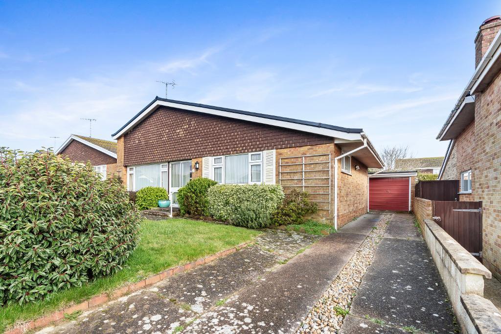 2 Bedroom Bungalow for Sale in Seaford, BN25 3RE