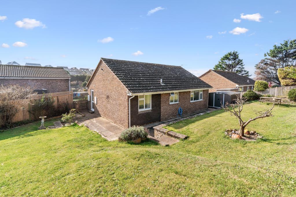 2 Bedroom Bungalow for Sale in Seaford, BN25 2UJ