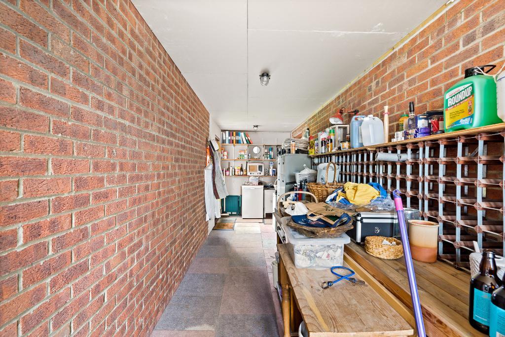 4 Bedroom House for Sale in Seaford, BN25 2QE