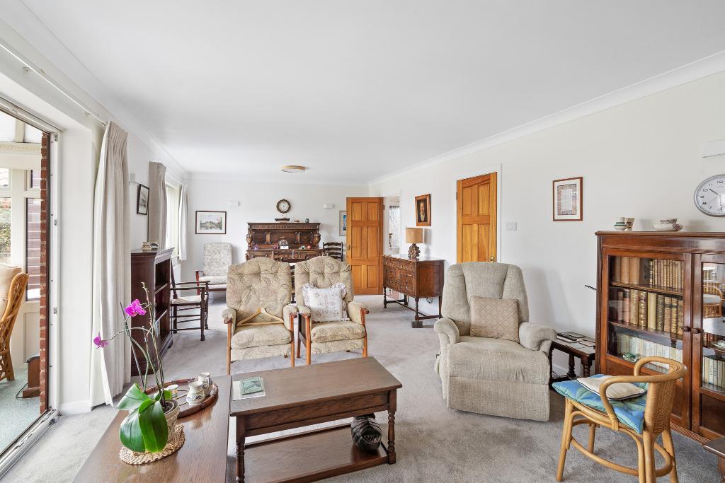 4 Bedroom House for Sale in Seaford, BN25 2QE