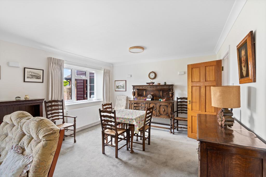 4 Bedroom House for Sale in Seaford, BN25 2QE