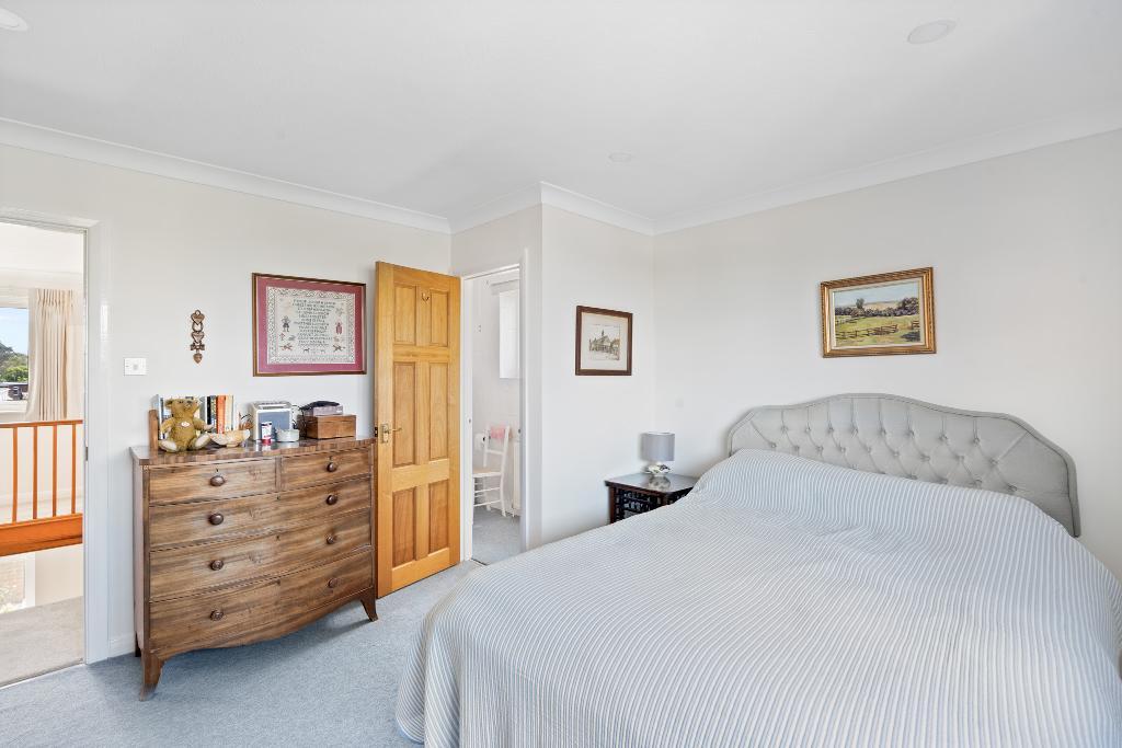 4 Bedroom House for Sale in Seaford, BN25 2QE