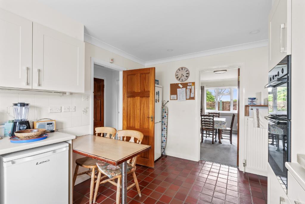 4 Bedroom House for Sale in Seaford, BN25 2QE