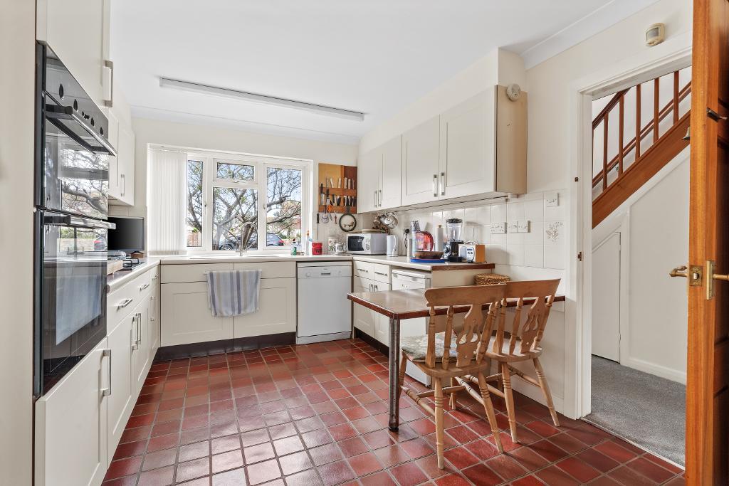 4 Bedroom House for Sale in Seaford, BN25 2QE