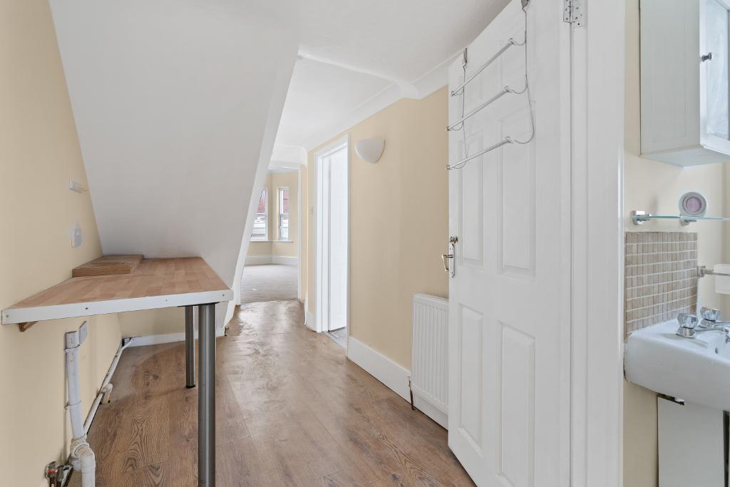 2 Bedroom Flat for Sale in Seaford, BN25 1EN