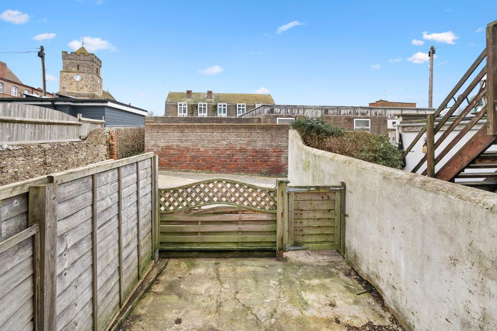 2 Bedroom Flat for Sale in Seaford, BN25 1EN