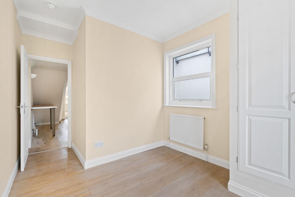 2 Bedroom Flat for Sale in Seaford, BN25 1EN