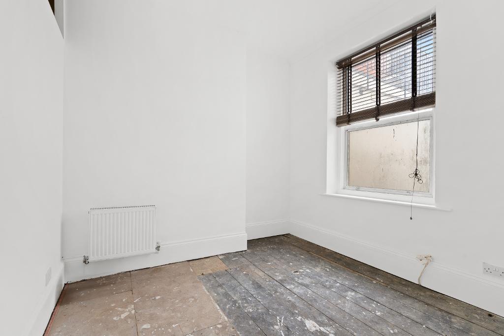 2 Bedroom Flat for Sale in Seaford, BN25 1EN