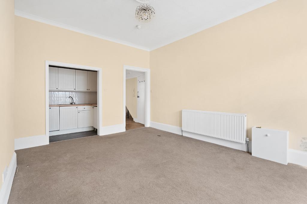 2 Bedroom Flat for Sale in Seaford, BN25 1EN