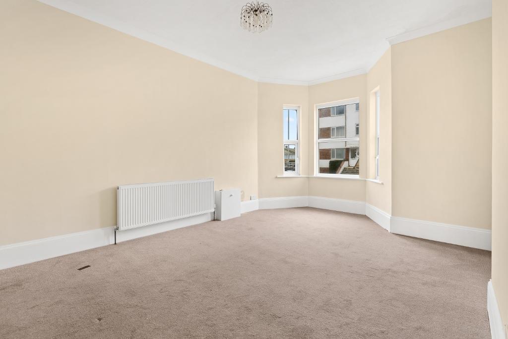 2 Bedroom Flat for Sale in Seaford, BN25 1EN