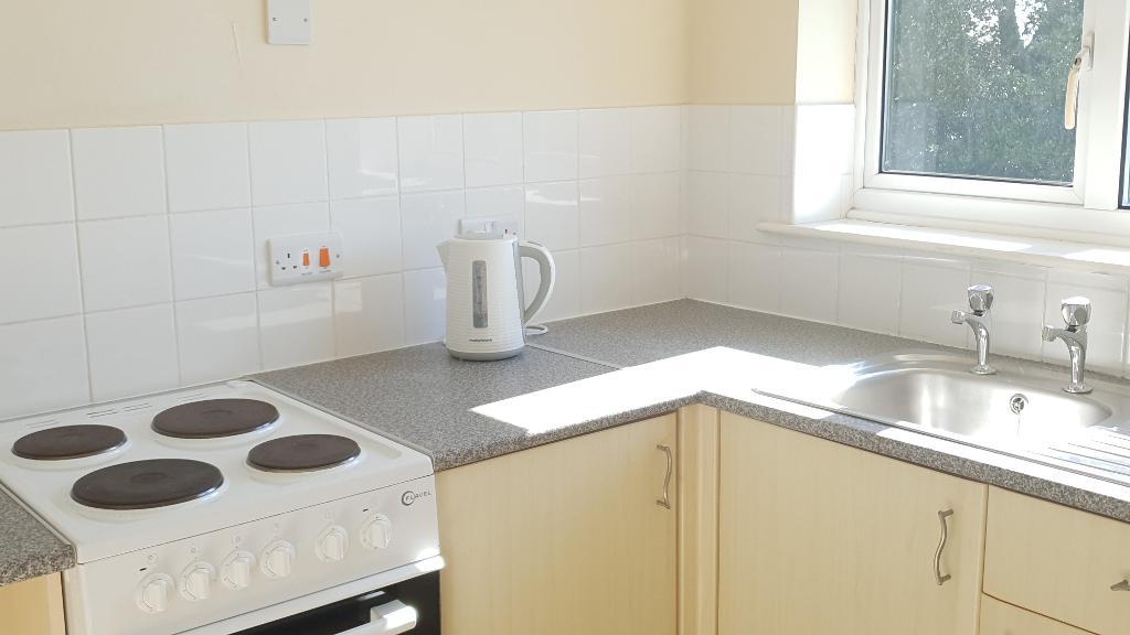 1 Bedroom Flat to Rent in Seaford, BN25 2EL