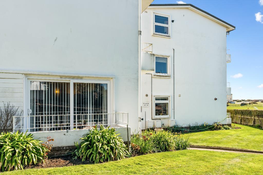 2 Bedroom Flat for Sale in Seaford, BN25 1QD