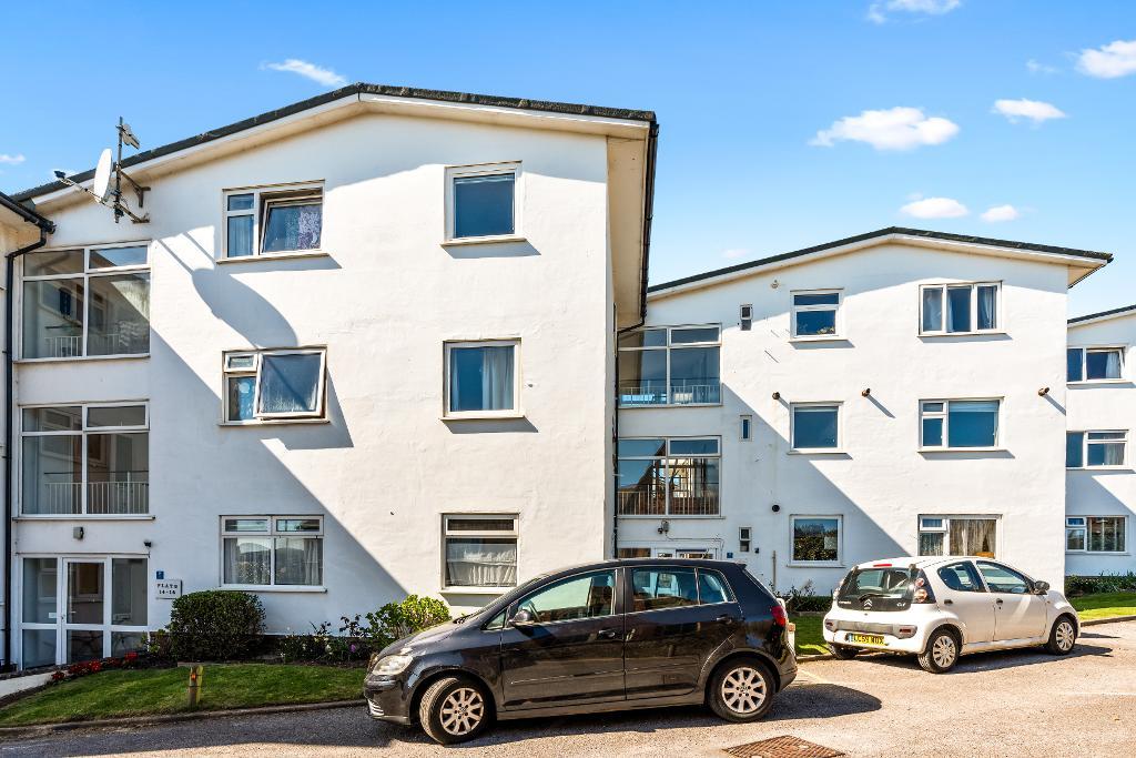 2 Bedroom Flat for Sale in Seaford, BN25 1QD