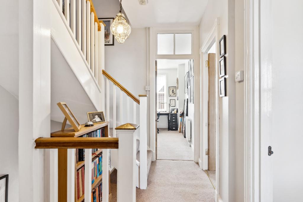4 Bedroom House for Sale in Seaford, BN25 4PR