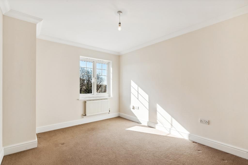 2 Bedroom Flat for Sale in Seaford, BN25 2LB