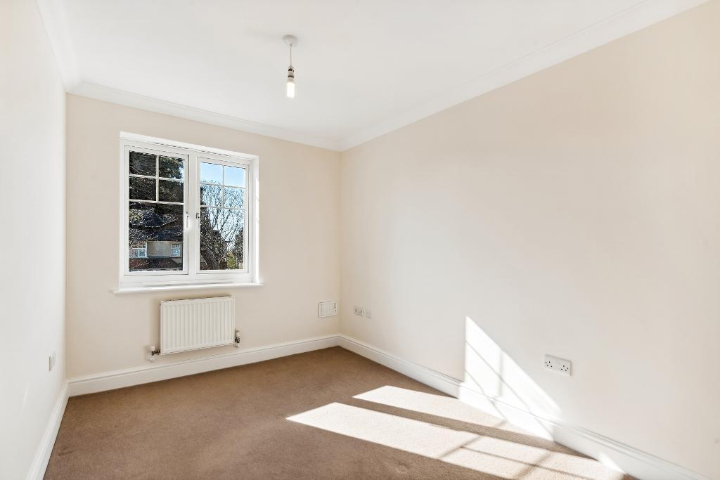 2 Bedroom Flat for Sale in Seaford, BN25 2LB