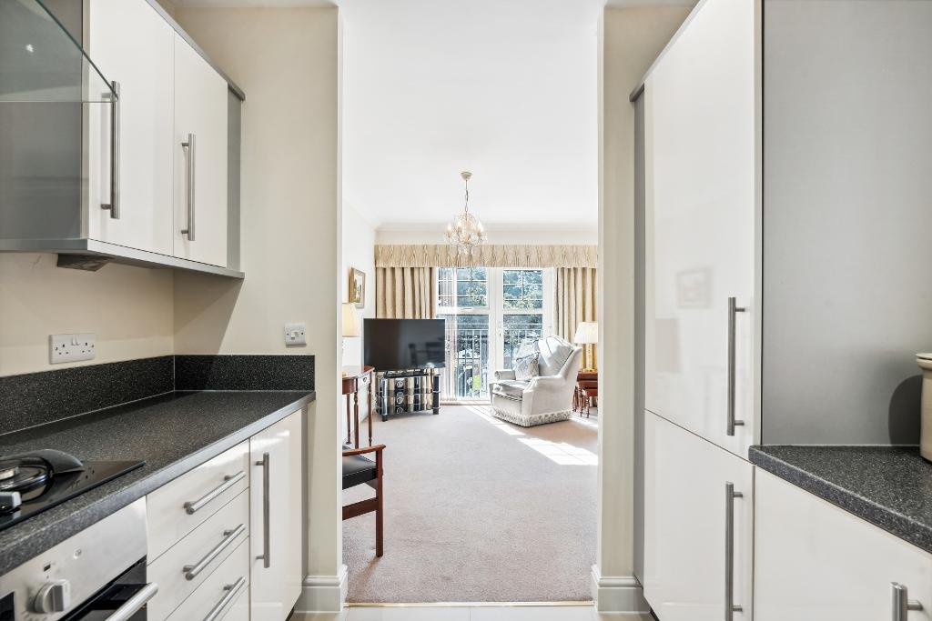 2 Bedroom Flat for Sale in Seaford, BN25 2LB