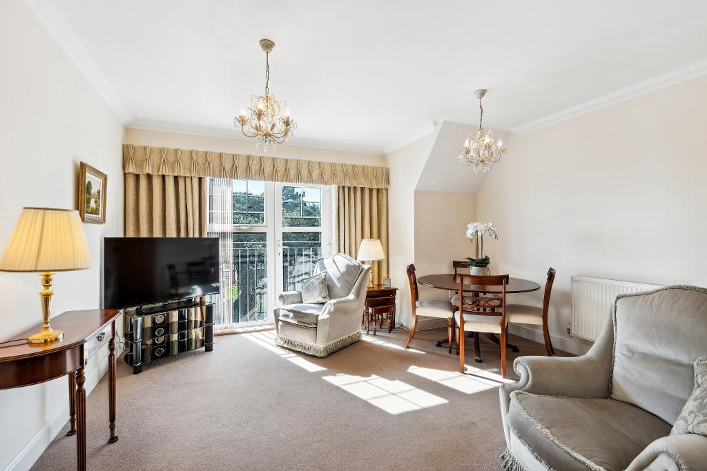 2 Bedroom Flat for Sale in Seaford, BN25 2LB