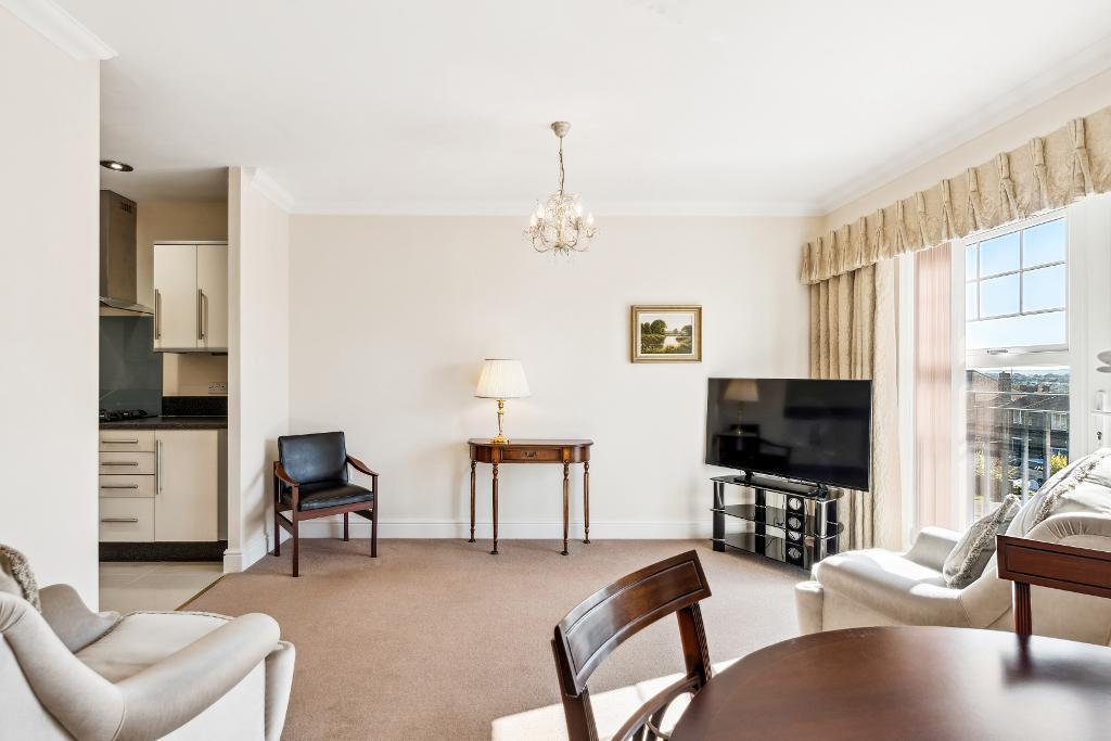 2 Bedroom Flat for Sale in Seaford, BN25 2LB