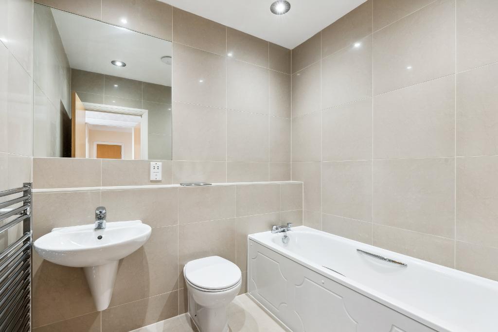 2 Bedroom Flat for Sale in Seaford, BN25 2LB