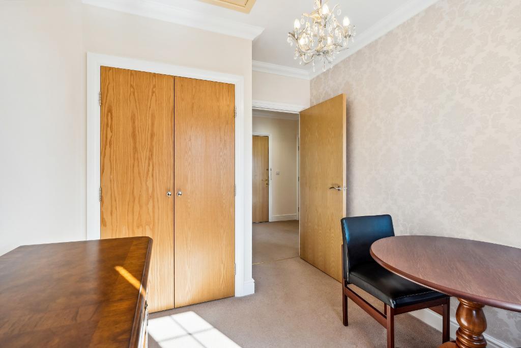 2 Bedroom Flat for Sale in Seaford, BN25 2LB