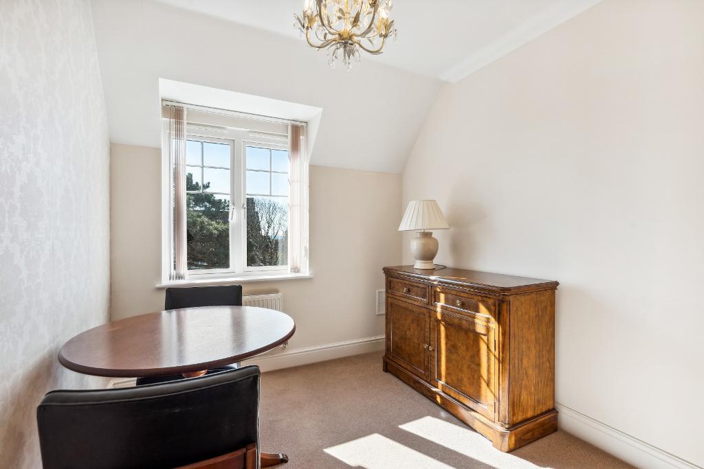 2 Bedroom Flat for Sale in Seaford, BN25 2LB
