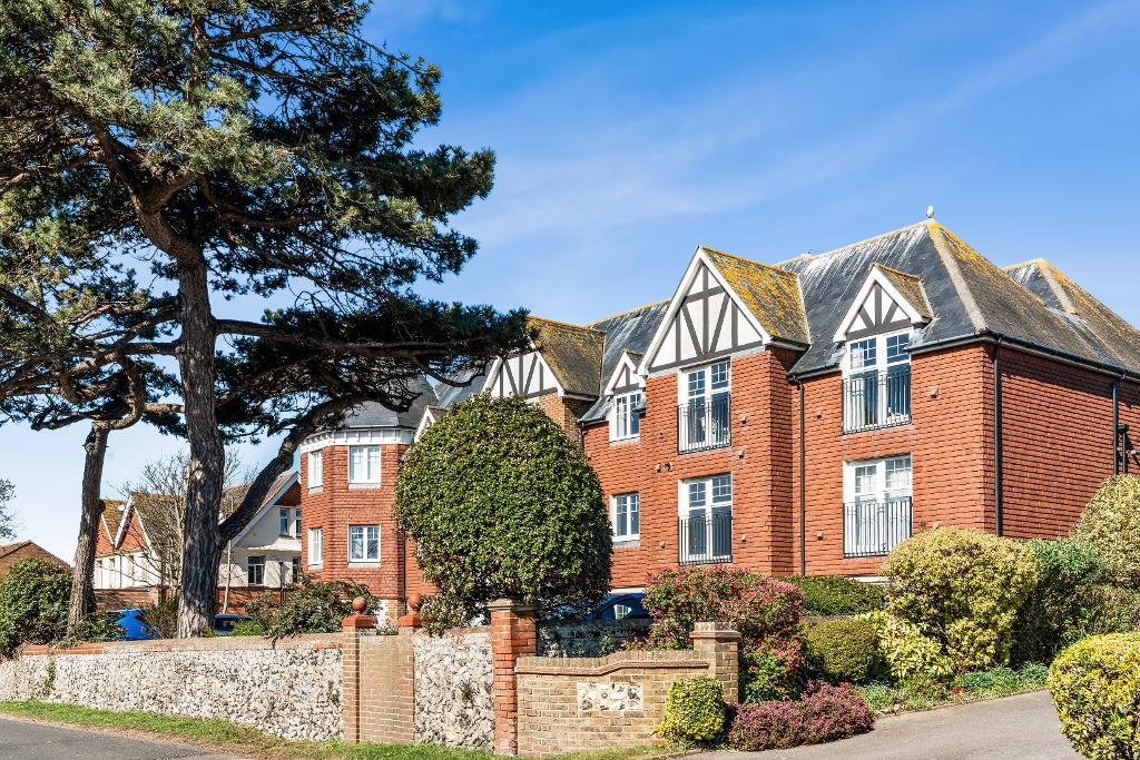 2 Bedroom Flat for Sale in Seaford, BN25 2LB