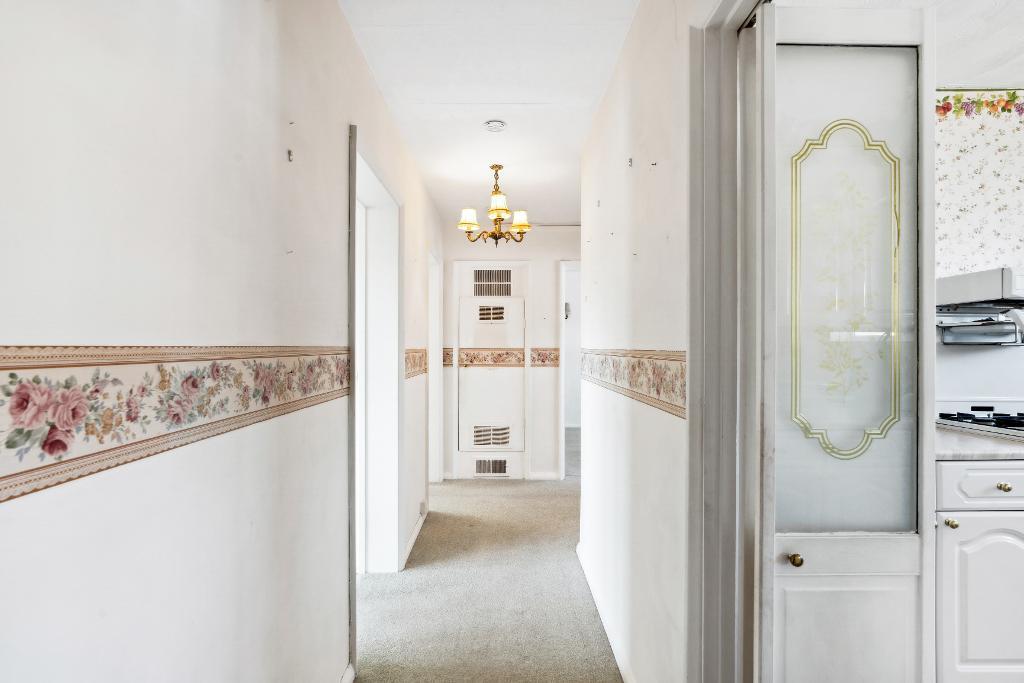 2 Bedroom Flat for Sale in Seaford, BN25 1HY