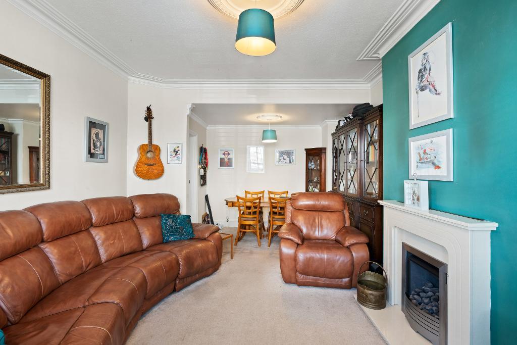 3 Bedroom House for Sale in Seaford, BN25 2DL