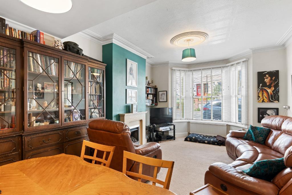3 Bedroom House for Sale in Seaford, BN25 2DL
