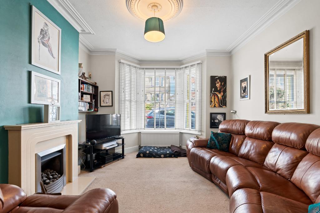 3 Bedroom House for Sale in Seaford, BN25 2DL