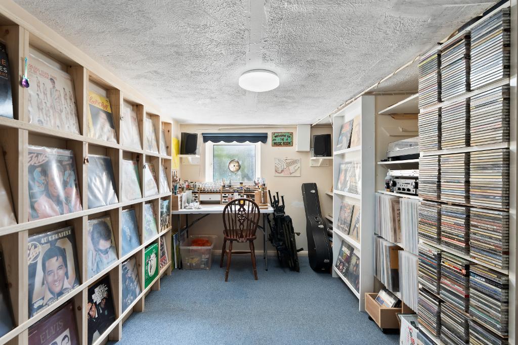 3 Bedroom House for Sale in Seaford, BN25 2DL