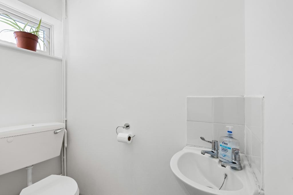 3 Bedroom House for Sale in Seaford, BN25 3TZ