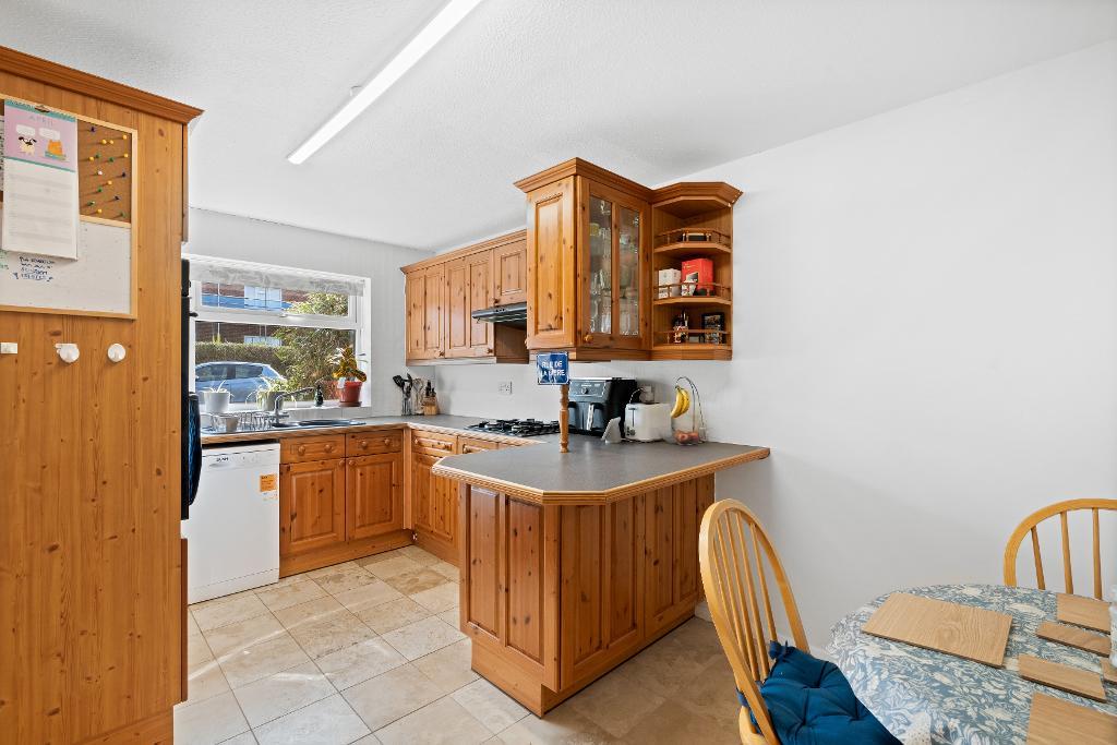 3 Bedroom House for Sale in Seaford, BN25 3TZ