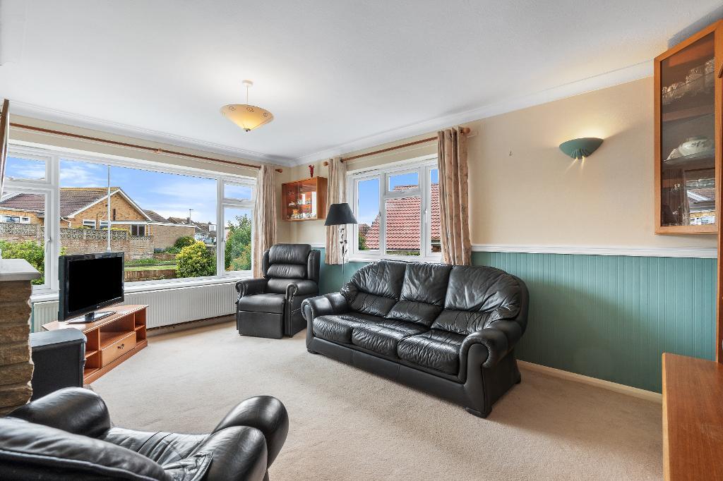 2 Bedroom Bungalow for Sale in Seaford, BN25 2RN