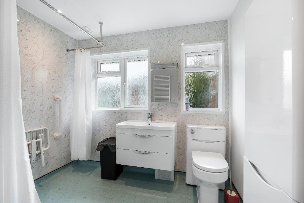 2 Bedroom Bungalow for Sale in Seaford, BN25 2RN