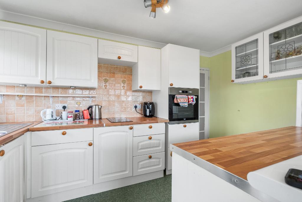 2 Bedroom Bungalow for Sale in Seaford, BN25 2RN