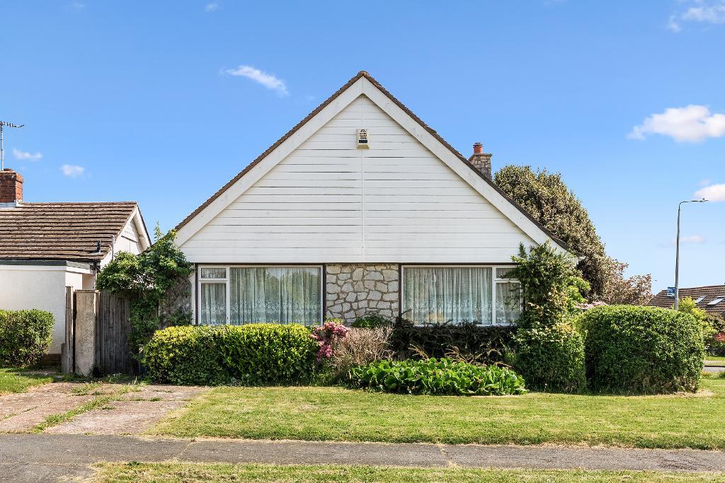 2 Bedroom Bungalow for Sale in Seaford, BN25 3AY