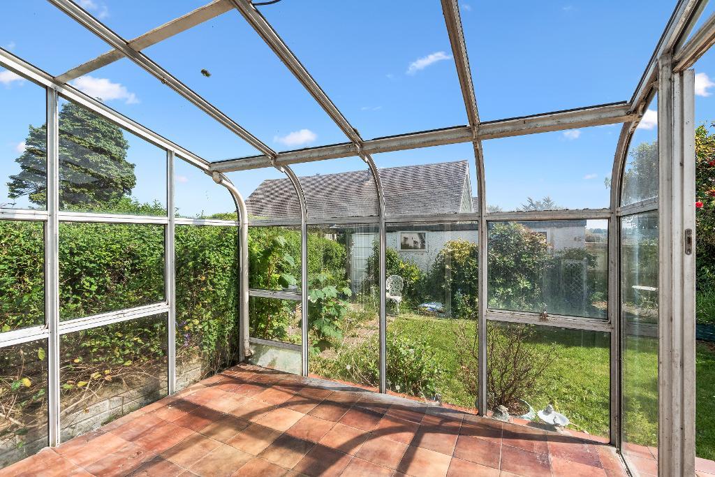 2 Bedroom Bungalow for Sale in Seaford, BN25 3AY