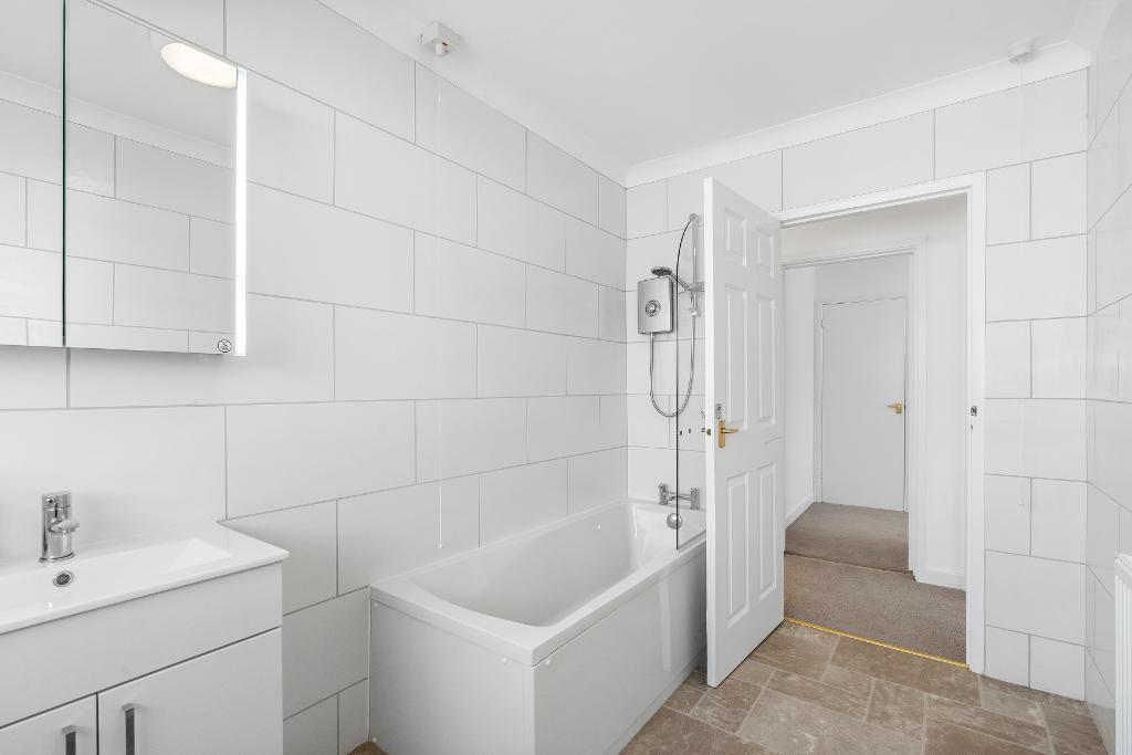 2 Bedroom Bungalow for Sale in Seaford, BN25 3AY
