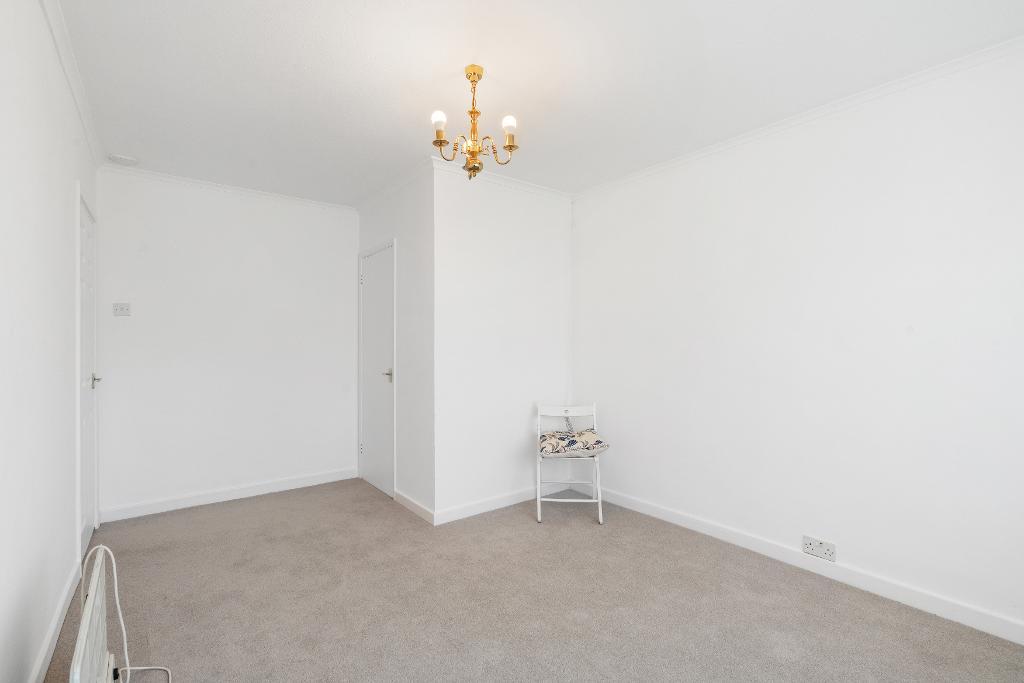 2 Bedroom Bungalow for Sale in Seaford, BN25 3AY