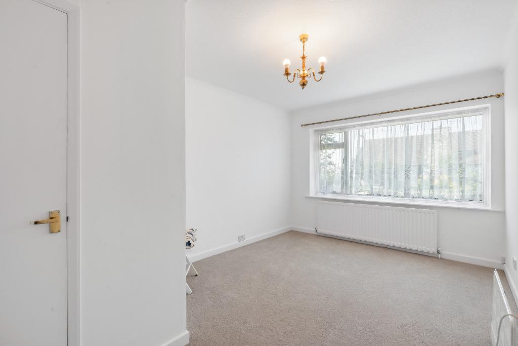2 Bedroom Bungalow for Sale in Seaford, BN25 3AY