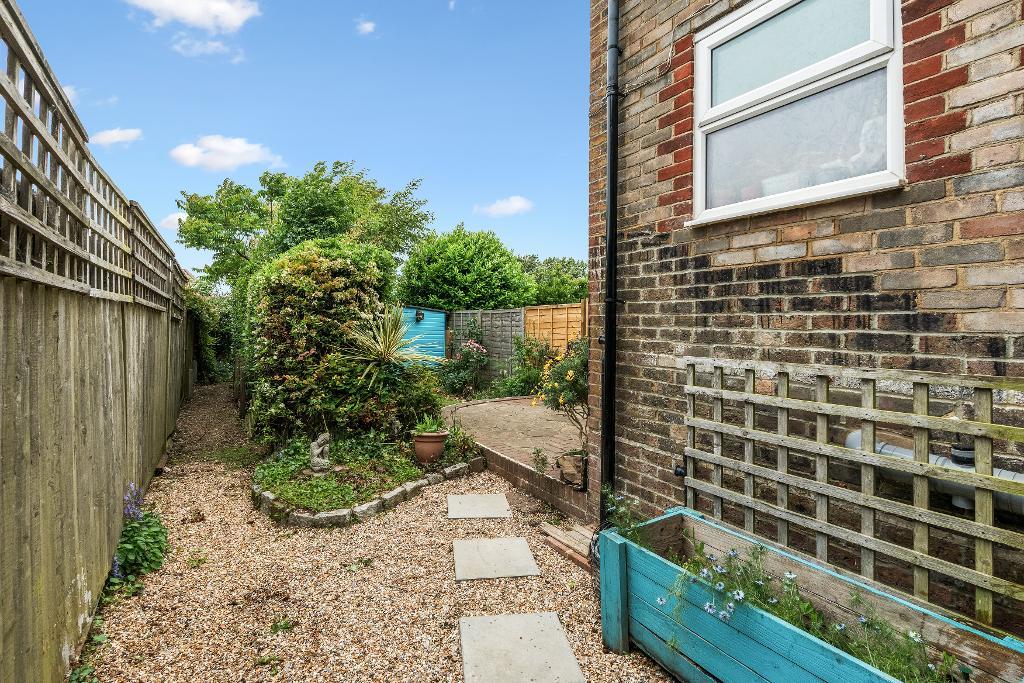 1 Bedroom Flat for Sale in Seaford, BN25 3QD